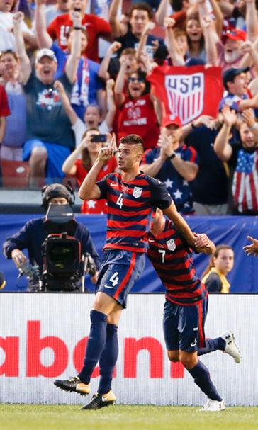 Miazga's late goal gives US 1st place in Gold Cup group